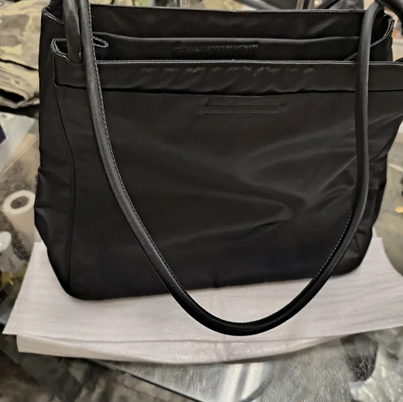 Authentic Prada Nylon"New Tote-displayed bag without defects -Vintage 1980's 🖤" - Picture 3 of 8
